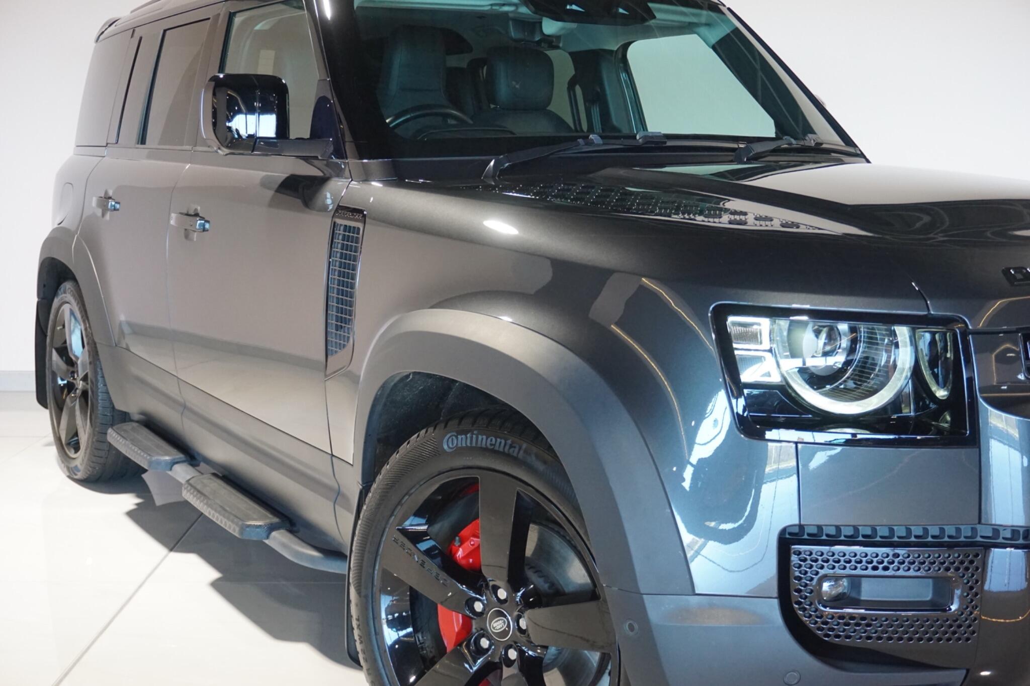 Land Rover Defender 110 3.0 D300 MHEV HSE Hard Top SUV 5dr Diesel Auto 4WD MWB Euro 6 (s/s) (300 ps)